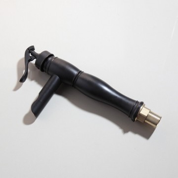 Elegante olie bronzen wastafelkraan met open uitloop