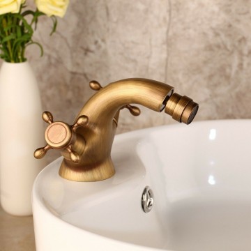 Elegante wastafelkraan mengkraan brons