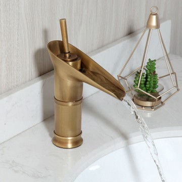 Elegante watervalkraan