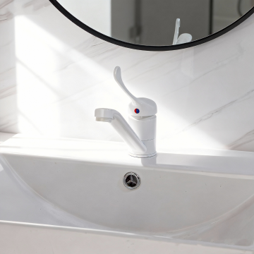 Elleboog medische mengkraan wit 3