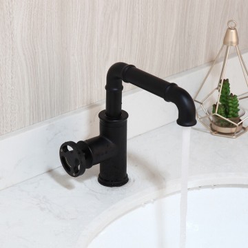 Fraaie industriele zwarte mengkraan