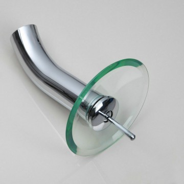 Fraaie watervalkraan met glazen uitloop