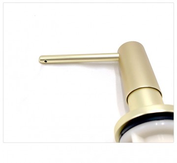 Geborsteld gouden inbouw zeeppomp 350 ml 3