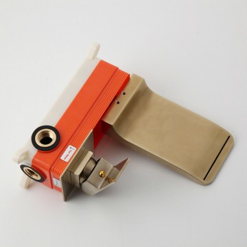 Geborsteld gouden kraan inbouwdeel