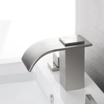 Geborsteld nikkel 5 delige waterval badkraan 5