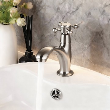 Geborsteld nikkel fonteinkraan 1