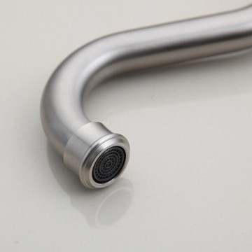 Geborsteld nikkel keukenkraan draaibaar perlator