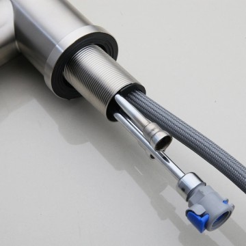 Geborsteld nikkel keukenkraan met uittrekbare sproeikop 4