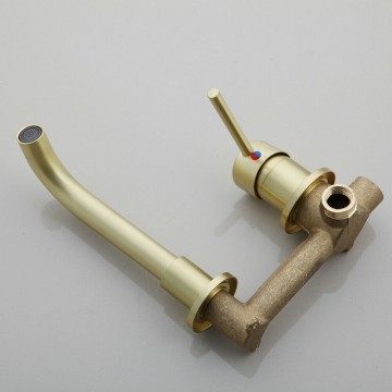 Geborstelde muurkraan