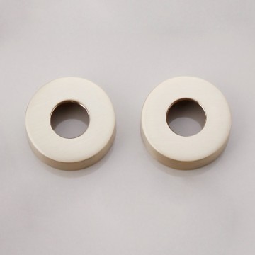 Gg49 geborsteld gouden kraan rozetten