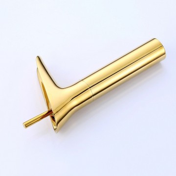 Goudkleurige watervalkraan