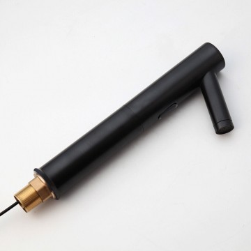 Handenvrije zwarte kraan