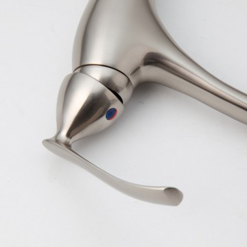 Hendel geborsteld nikkel wastafelkraan