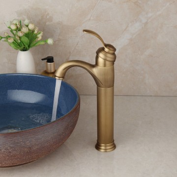 Hoge bronskleurige wastafelkraan mengkraan