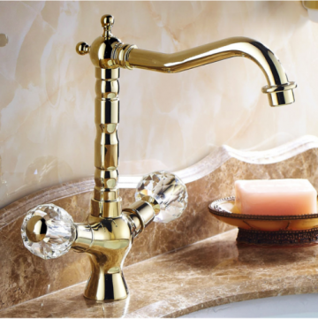 Hoog model gouden kraan