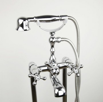 Vrijstaande nostalgische badkraan luxe los staande Klassieke chroom look uitvoering