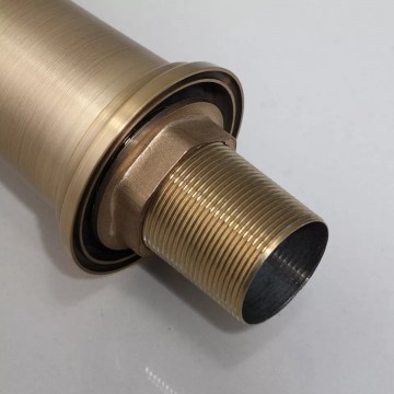 Installatiebuis landelijke wastafelkraan bronskleurig