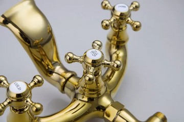 Knoppen landelijke vrijstaande badkraan