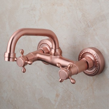 Koperkleurige muurkraan mengkraan