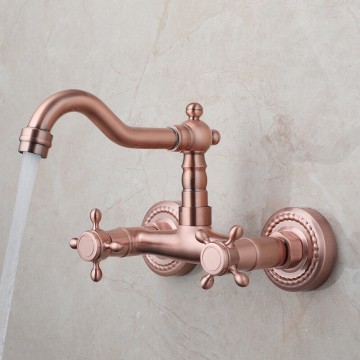 Koperkleurige wastafel kraan 1