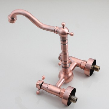 Koperkleurige wastafel kraan