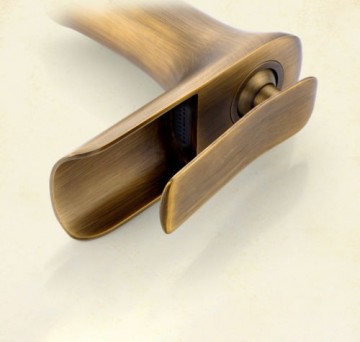 Kraan brons badkamer