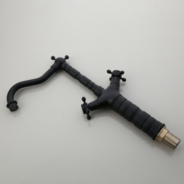 Kraan met een zwarte afwerking