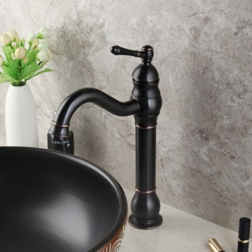 Kraan met gewreven olie bronzen afwerking