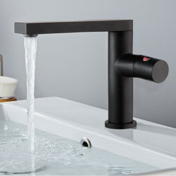 Kraan zwart voor badkamer