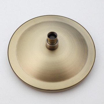 Landelijk bronskleurige regendouche