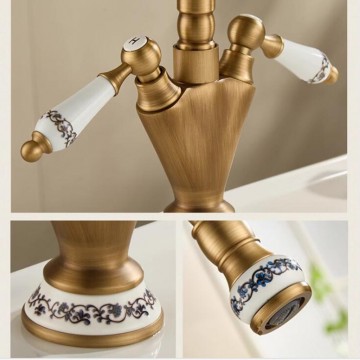 Landelijke bronskleurige wastafelkraan met keramiek handvat 6
