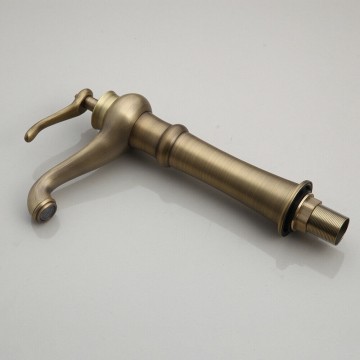 Landelijke kraan voor badkamer