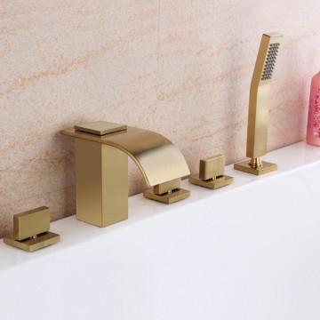 Luxe geborsteld gouden badrand watervalkraan 1