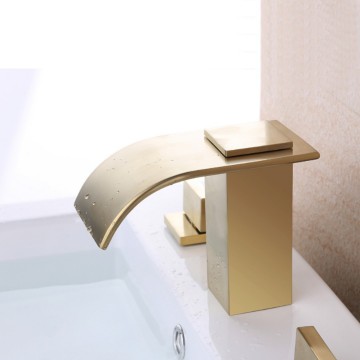 Luxe geborsteld gouden badrand watervalkraan 2