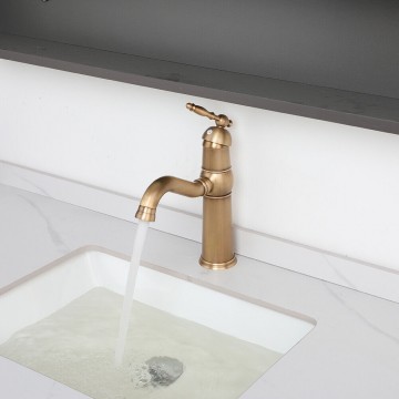 Mengkraan bronskleurige wastafelkraan