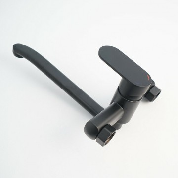 Mengkraan zwarte muurkraan met draaibare uitloop