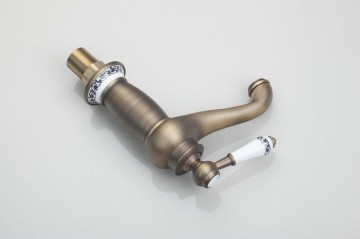 Bronzen wastafelkraan