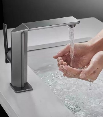 Moderne wastafelkraan gun metal 1