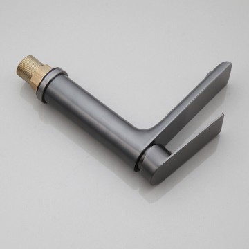 Mooie badkamerkraan gun metal uitvoering