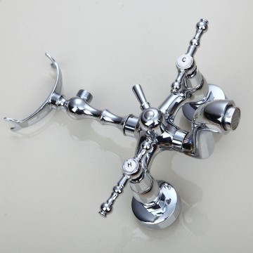 Mooie badkraan in chroom