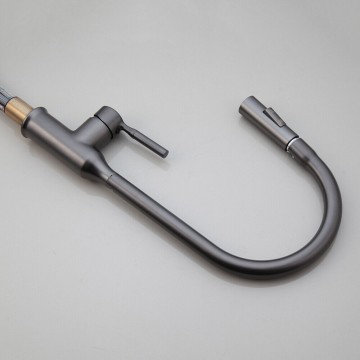 Mooie gun metal keukenkraan met uittrekbare sproeikop