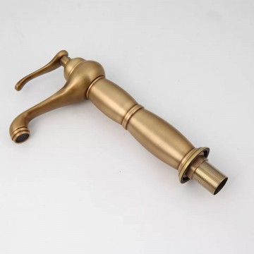 Mooie landelijke bronskleurige wastafelkraan 0