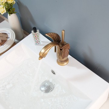 Mooie mengkraan bronskleurig zwaan b141