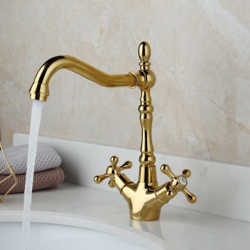 Mooie nostalgische kraan goud