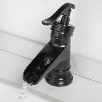 Mooie olie brons wastafelkraan watervalkraan