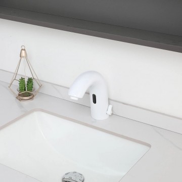 Mooie sensomatica sensorkraan wit warm koud