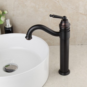 Mooie wastafelkraan olie brons