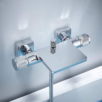 Mooie waterval badkraan chroom