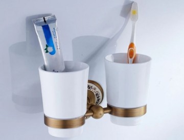 Nostalgische bronskleurige bekerhouder