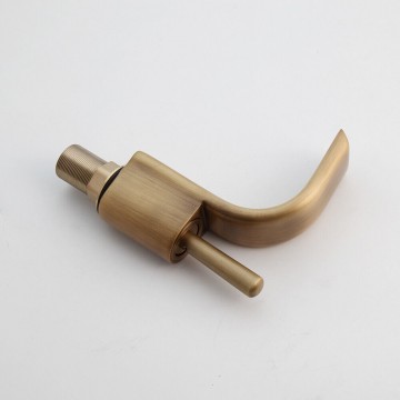 Nostalgische bronskleurige wastafelkraan 0